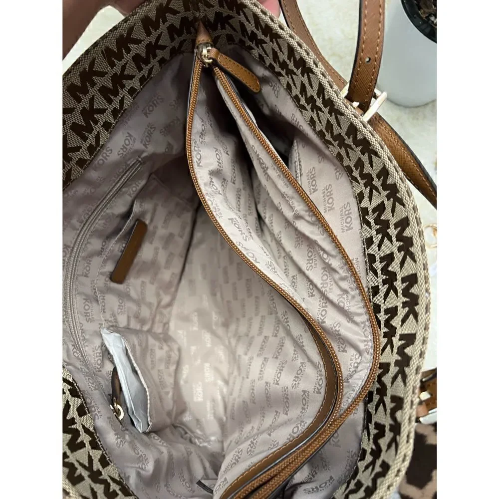 🔥NWT! Michael Kors Jet Set Tote Pocket Handbag Msrp:$198.00